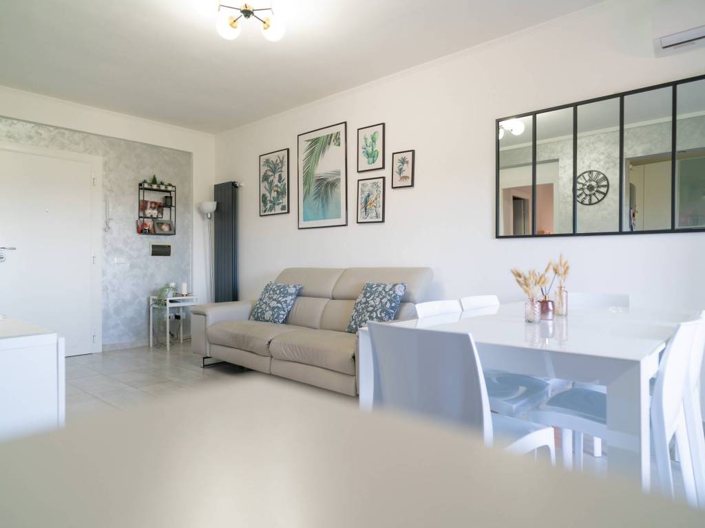 appartamento in vendita a Fonte Nuova in zona Torre Lupara
