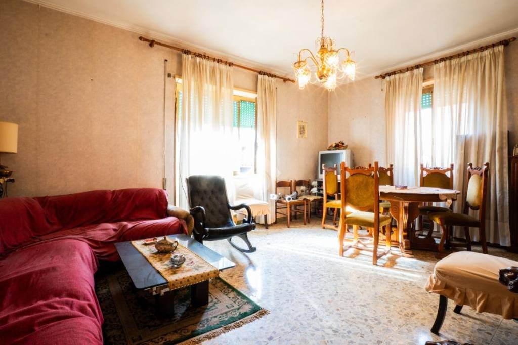 appartamento in vendita a Fonte Nuova in zona Torre Lupara