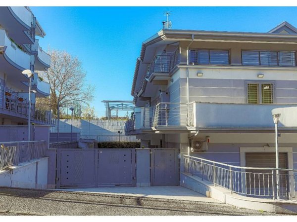 appartamento in vendita a Fonte Nuova in zona Torre Lupara