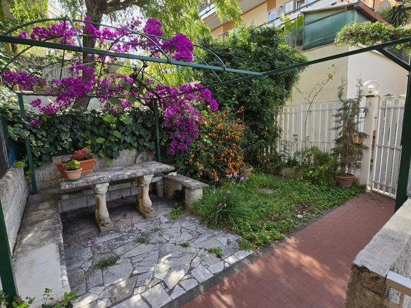 appartamento in vendita a Fonte Nuova in zona Torre Lupara