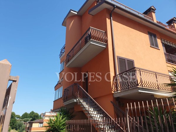 casa indipendente in vendita a Fonte Nuova in zona Torre Lupara