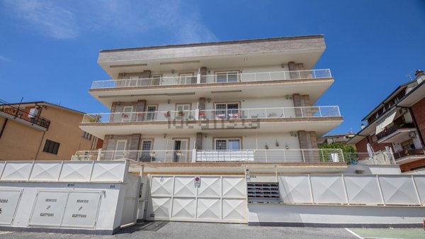 appartamento in vendita a Fonte Nuova in zona Santa Lucia