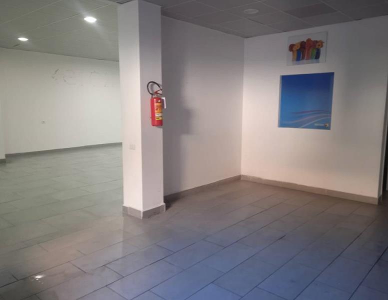 locale commerciale in vendita a Fonte Nuova in zona Torre Lupara