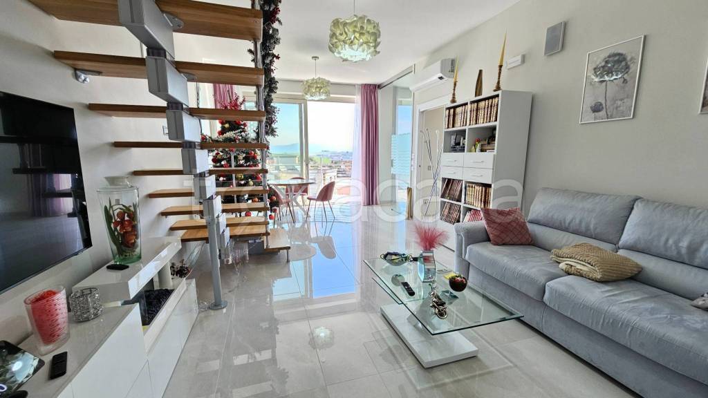 appartamento in vendita a Fonte Nuova in zona Santa Lucia