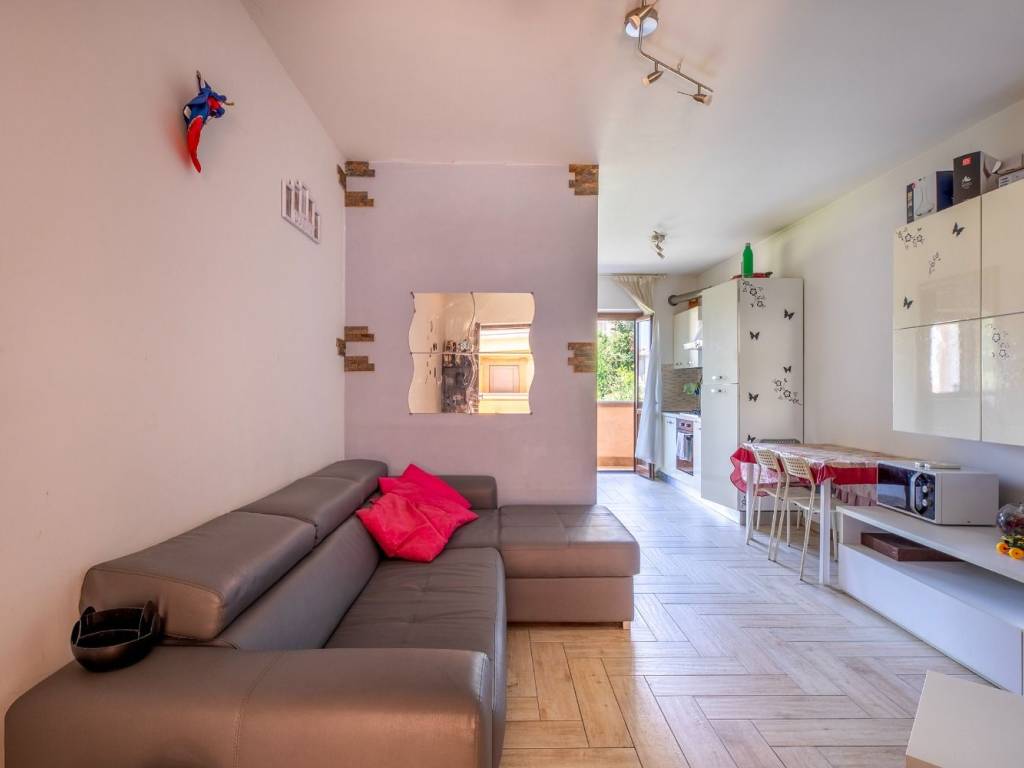 appartamento in vendita a Fonte Nuova in zona Santa Lucia