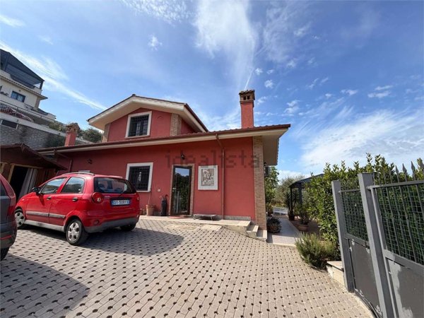 appartamento in vendita a Fonte Nuova in zona Selva dei Cavalieri