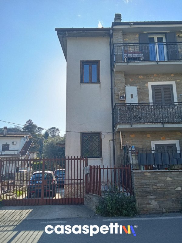 appartamento in vendita a Fonte Nuova in zona Santa Lucia