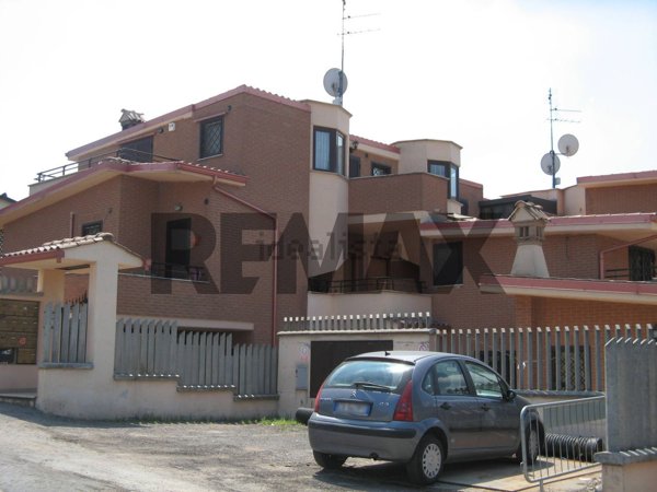 appartamento in vendita a Fonte Nuova in zona Torre Lupara