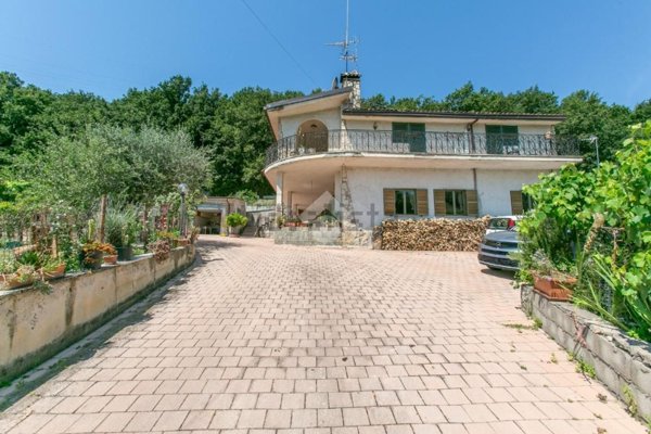 appartamento in vendita a Fonte Nuova in zona Selva dei Cavalieri