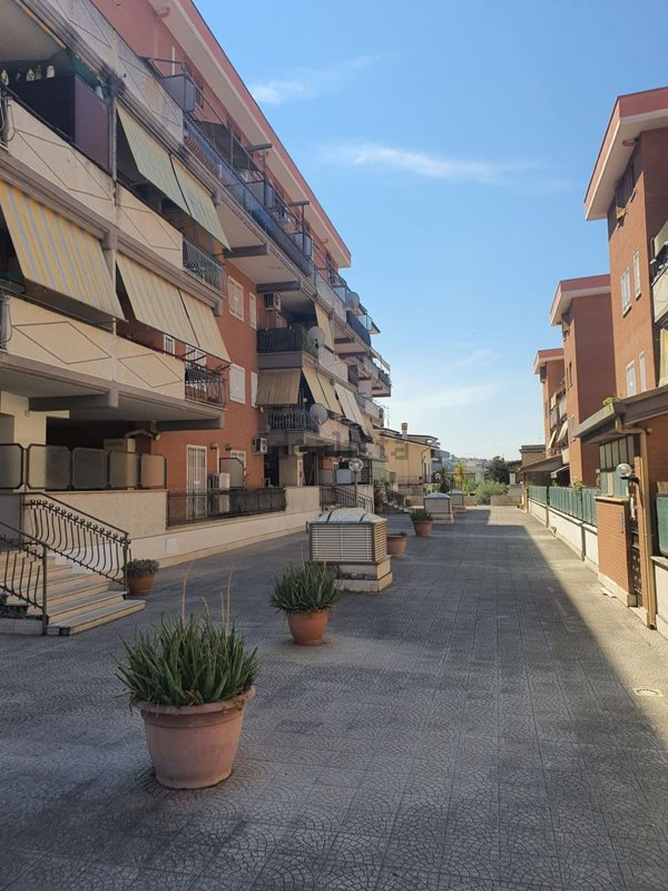 appartamento in vendita a Fonte Nuova in zona Santa Lucia