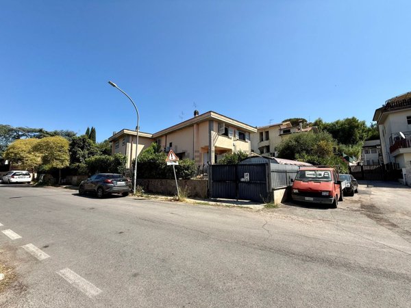 casa indipendente in vendita a Fonte Nuova in zona Santa Lucia