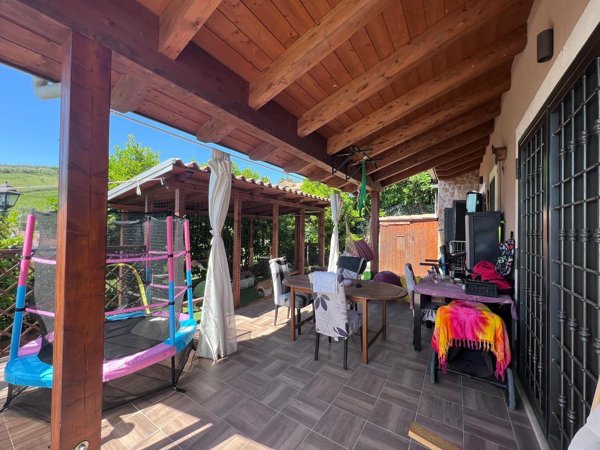 casa indipendente in vendita a Fonte Nuova in zona Santa Lucia