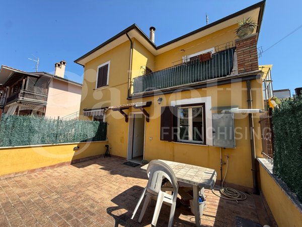 appartamento in vendita a Fonte Nuova in zona Torre Lupara