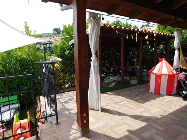casa indipendente in vendita a Fonte Nuova in zona Santa Lucia