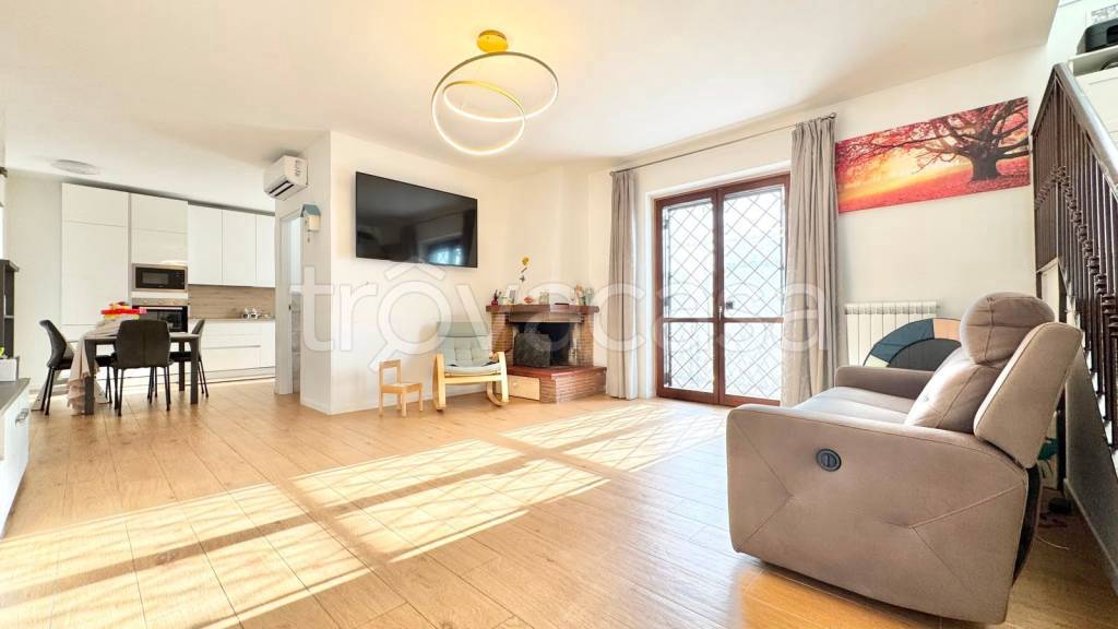 appartamento in vendita a Fonte Nuova in zona Torre Lupara