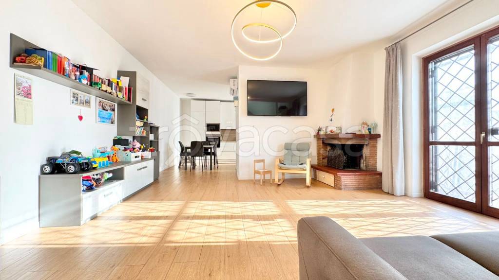 appartamento in vendita a Fonte Nuova in zona Torre Lupara