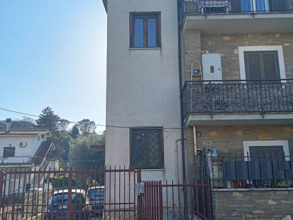 appartamento in vendita a Fonte Nuova in zona Santa Lucia