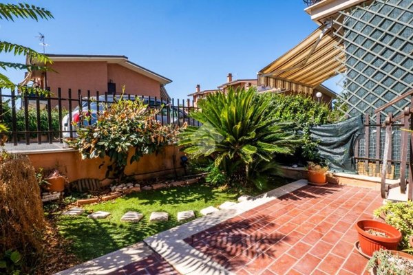 appartamento in vendita a Fonte Nuova in zona Torre Lupara