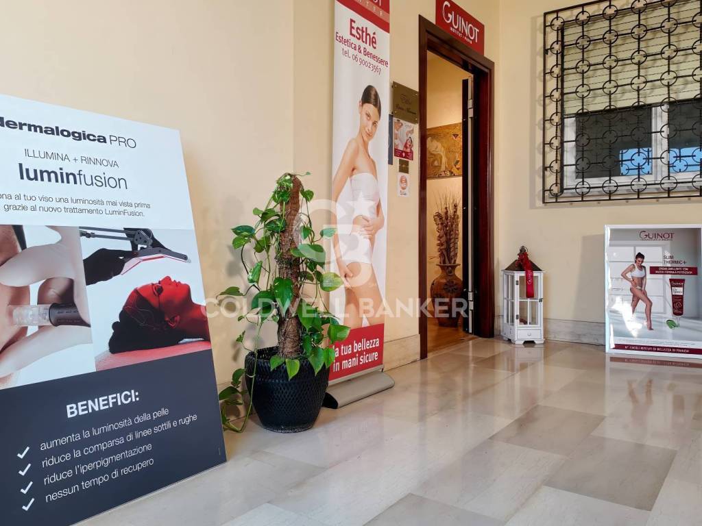 negozio in vendita a Fonte Nuova in zona Torre Lupara