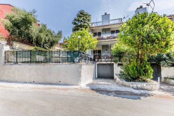 casa indipendente in vendita a Fonte Nuova in zona Torre Lupara