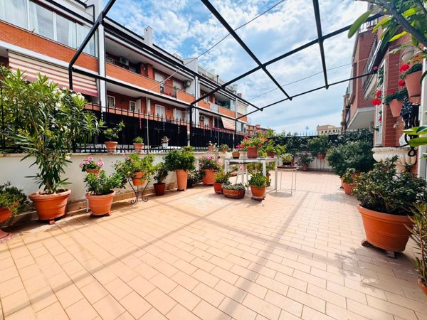 appartamento in vendita a Fonte Nuova in zona Torre Lupara
