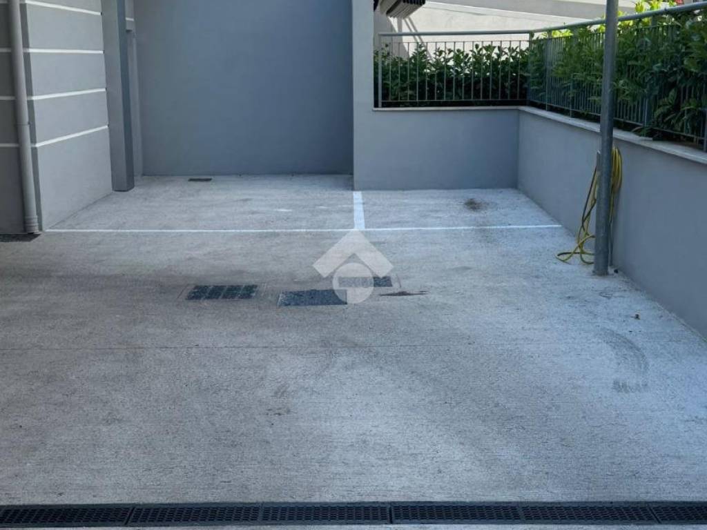 box auto in vendita a Fonte Nuova in zona Torre Lupara