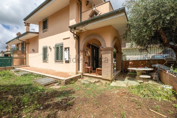 casa indipendente in vendita a Fonte Nuova in zona Torre Lupara