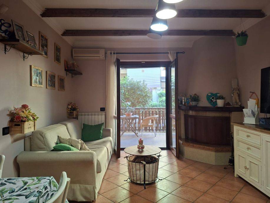 appartamento in vendita a Fonte Nuova in zona Torre Lupara