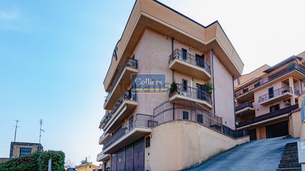 appartamento in vendita a Fonte Nuova in zona Santa Lucia