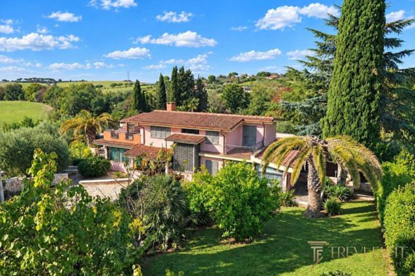 casa indipendente in vendita a Fonte Nuova in zona Quarto Conca