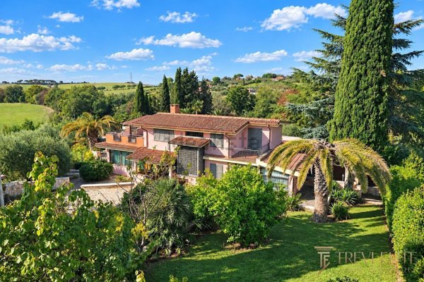 casa indipendente in vendita a Fonte Nuova in zona Quarto Conca
