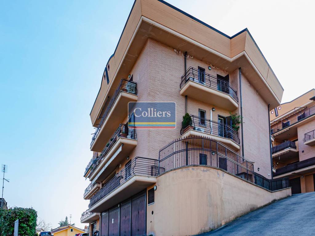 appartamento in vendita a Fonte Nuova in zona Santa Lucia