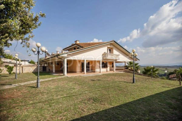 casa indipendente in vendita a Fonte Nuova in zona Santa Lucia