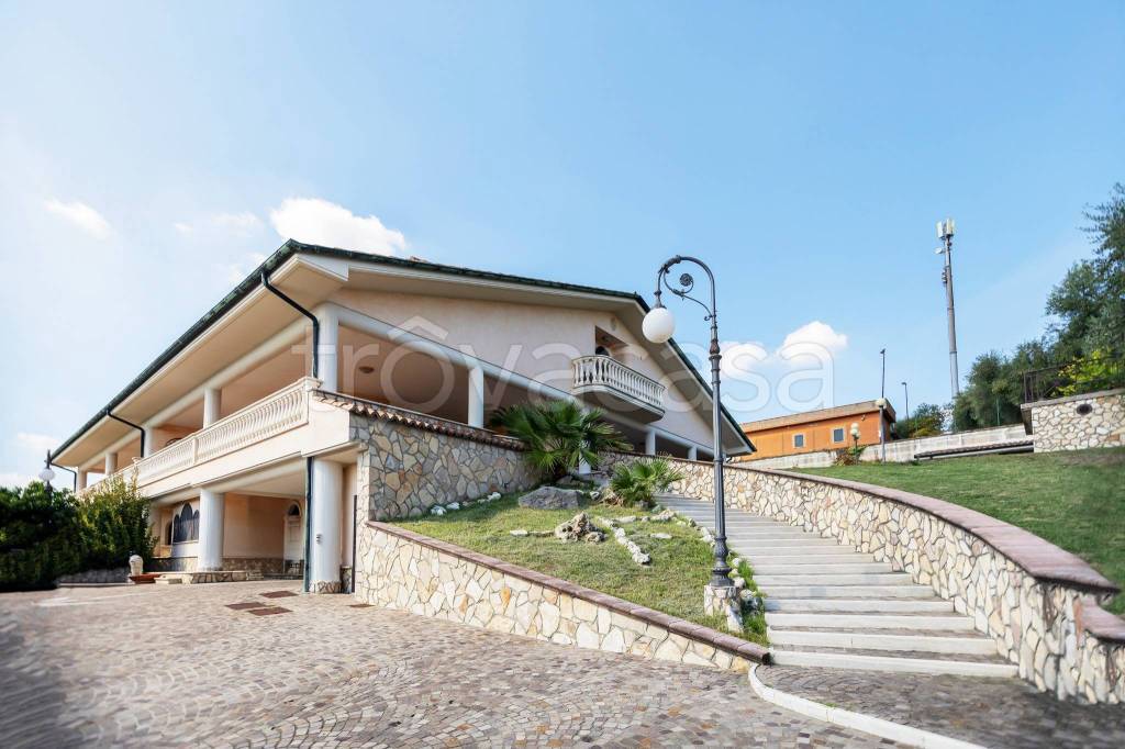 casa indipendente in vendita a Fonte Nuova in zona Santa Lucia