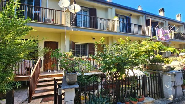 casa indipendente in vendita a Fonte Nuova in zona Torre Lupara