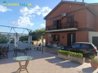 casa indipendente in vendita a Fonte Nuova in zona Santa Lucia