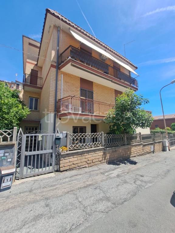 appartamento in vendita a Fonte Nuova in zona Torre Lupara