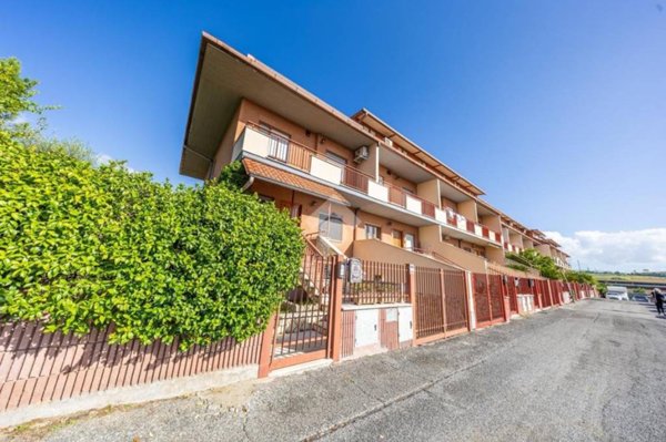 casa indipendente in vendita a Fonte Nuova in zona Santa Lucia