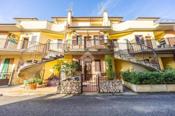 appartamento in vendita a Fonte Nuova in zona Santa Lucia