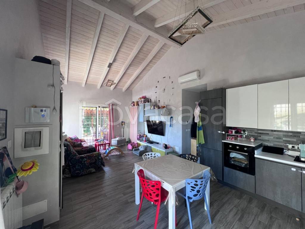 casa indipendente in vendita a Fonte Nuova in zona Santa Lucia