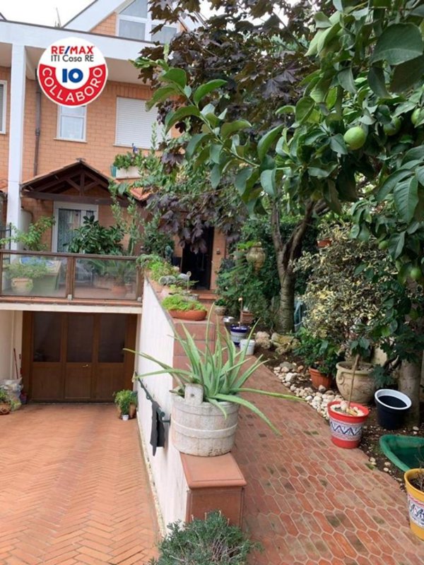 casa indipendente in vendita ad Aprilia