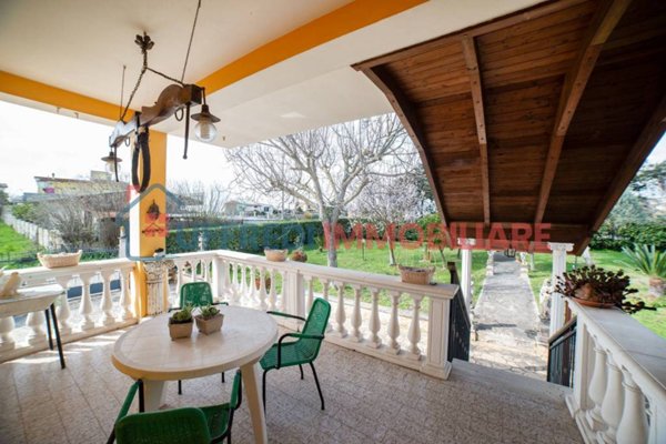 casa indipendente in vendita ad Aprilia in zona Casalazzara