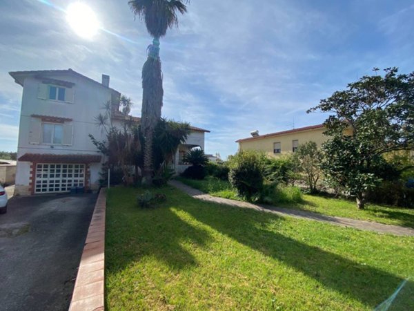 casa indipendente in vendita ad Aprilia in zona Campo di Carne