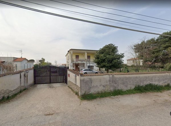 appartamento in vendita ad Aprilia in zona Campo di Carne