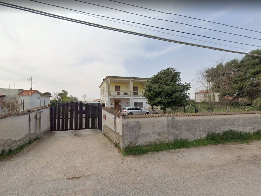 appartamento in vendita ad Aprilia in zona Campo di Carne