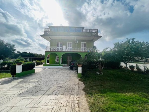 appartamento in vendita ad Aprilia in zona Cogna