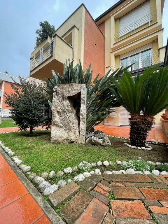 appartamento in vendita ad Aprilia