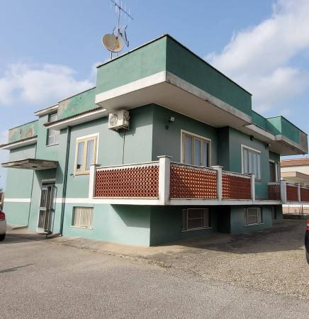 casa indipendente in vendita ad Aprilia in zona Campoleone