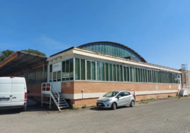 locale commerciale in vendita ad Aprilia