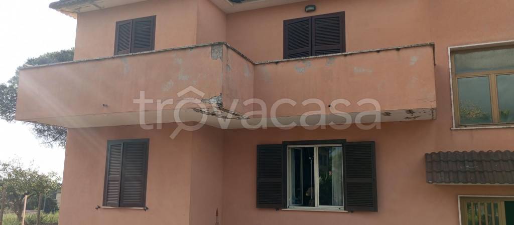 appartamento in vendita ad Aprilia in zona Fossignano